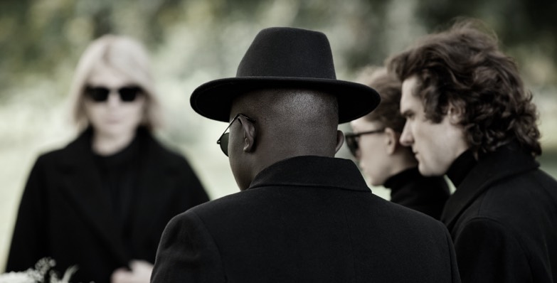 Comment s’habiller pour des funérailles